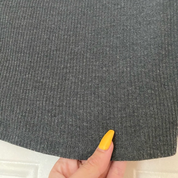 Forever 21 grey crop top stretchy belly shirt - Picture 3 of 3